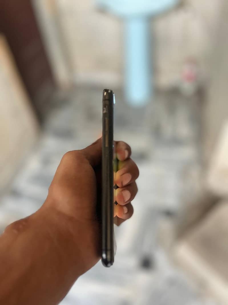 Apple iPhone X 6