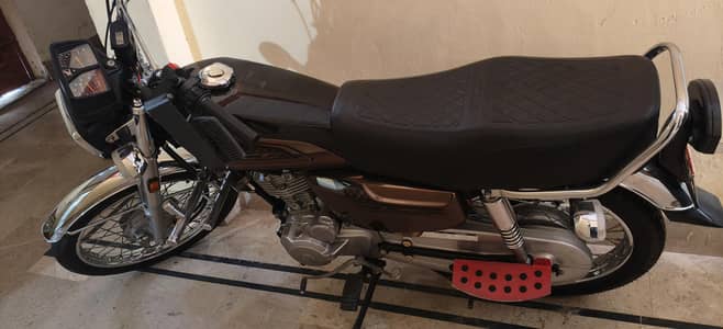 125 special edition gold