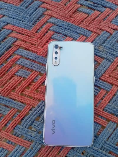 Vivo S1