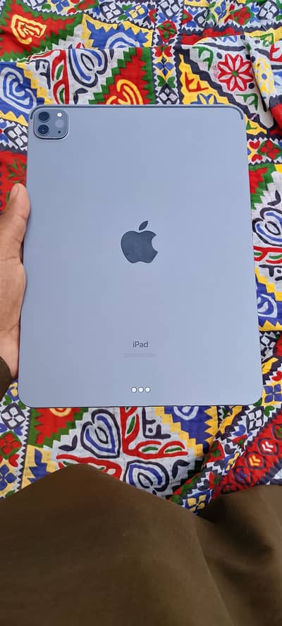 Ipad pro m1 chip 128gb 10/10 condition