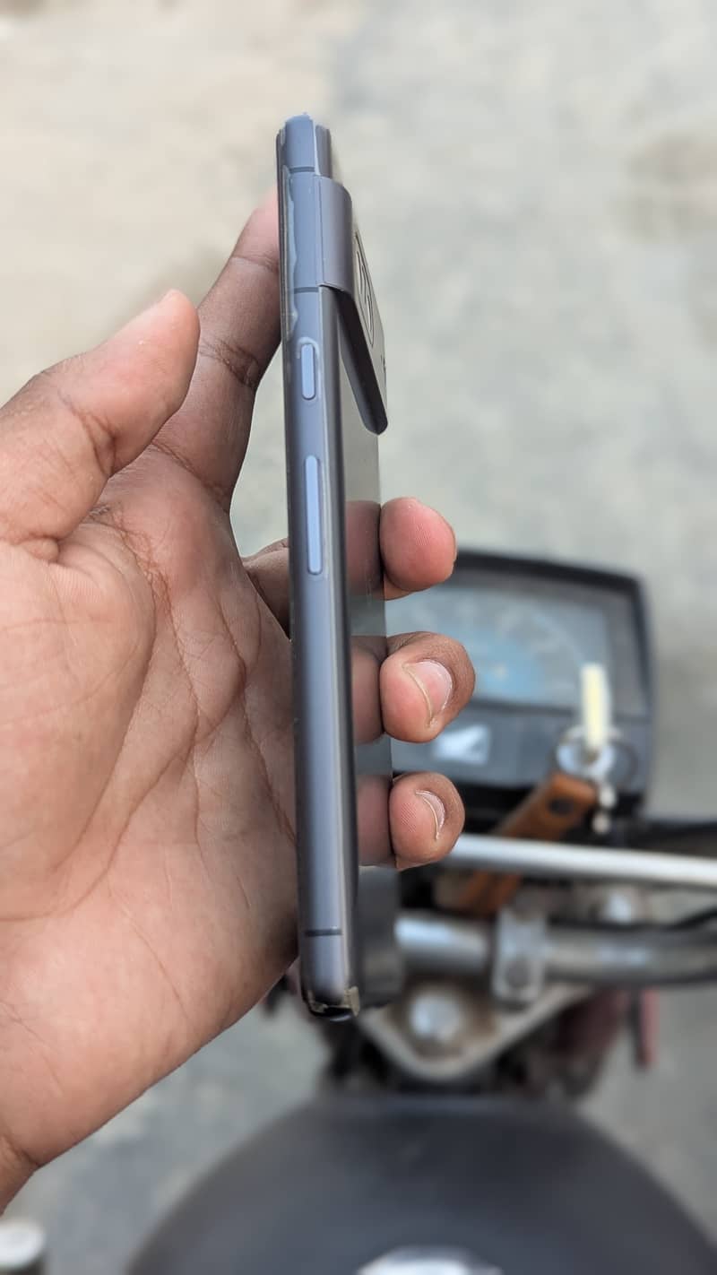 Google Pixel 7a 3