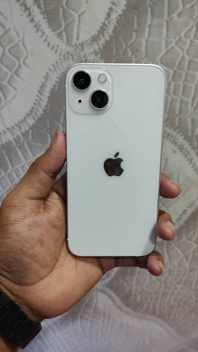 Apple iPhone 13