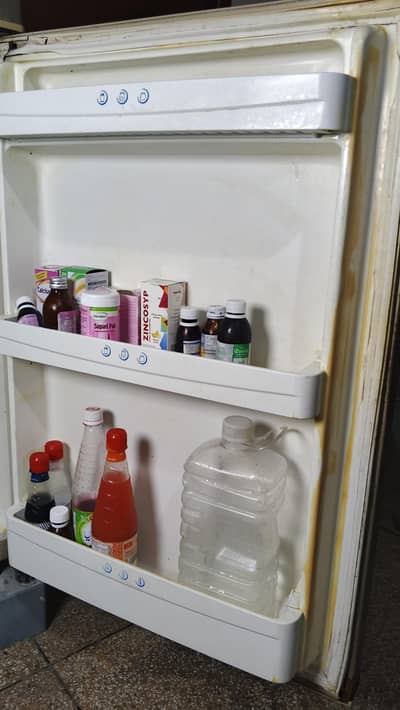 Haier Refrigerator 14 Cubic Feet – Excellent Condition