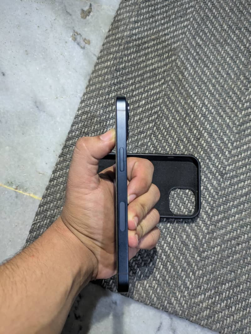 iPhone 13 2