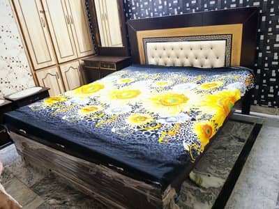 Old Bed Set for sell (without matress) Rs 25000