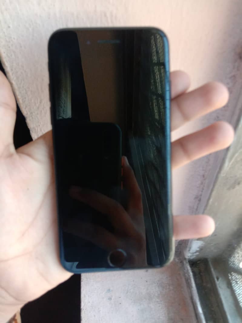 Apple iPhone 7 1