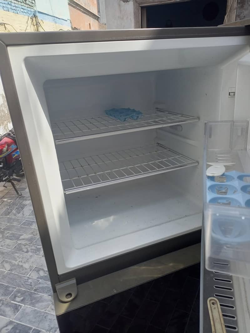 Haier Fridge 5