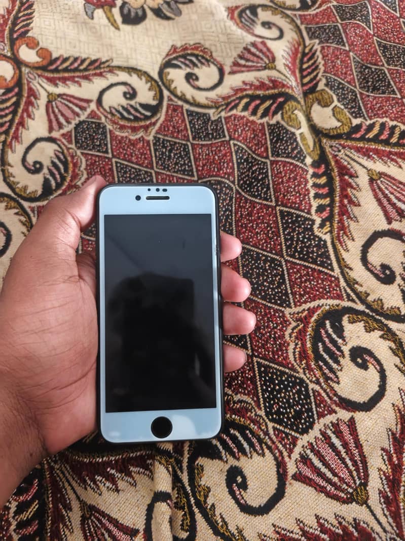 Apple iPhone 7 1