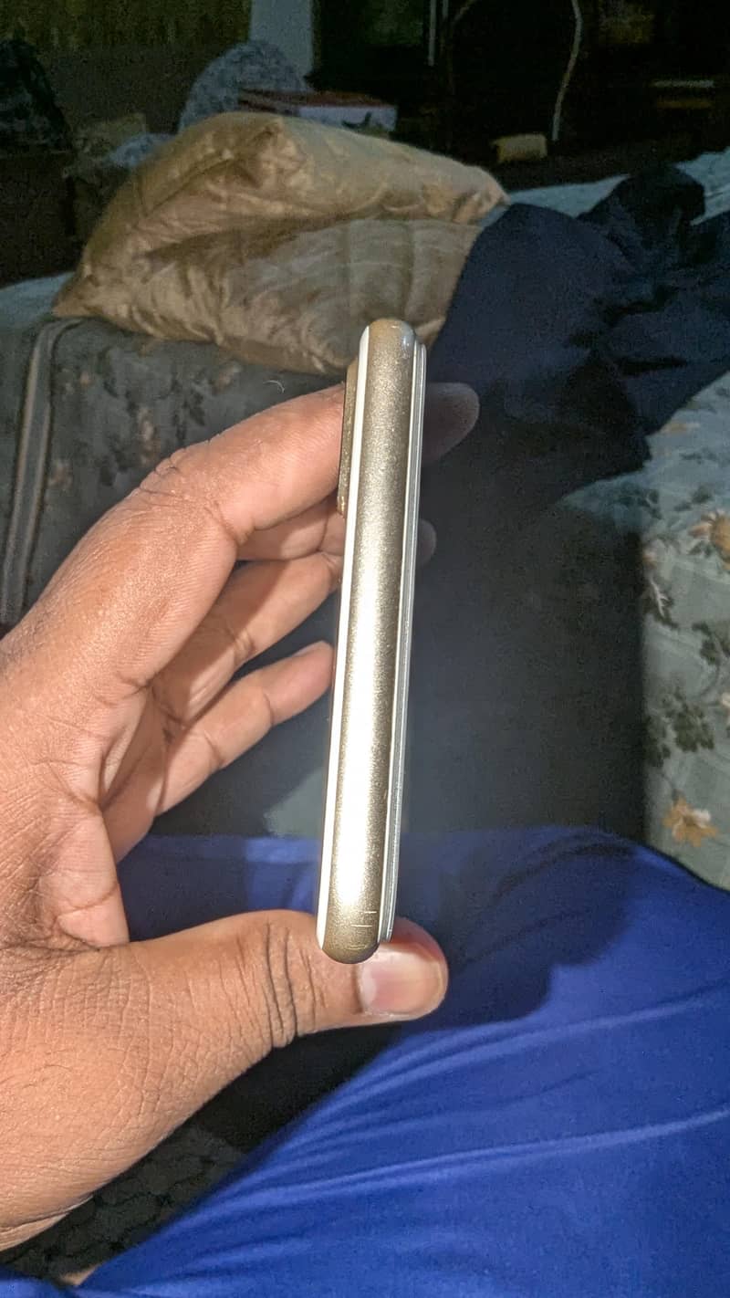 Apple iPhone 7 Plus 2