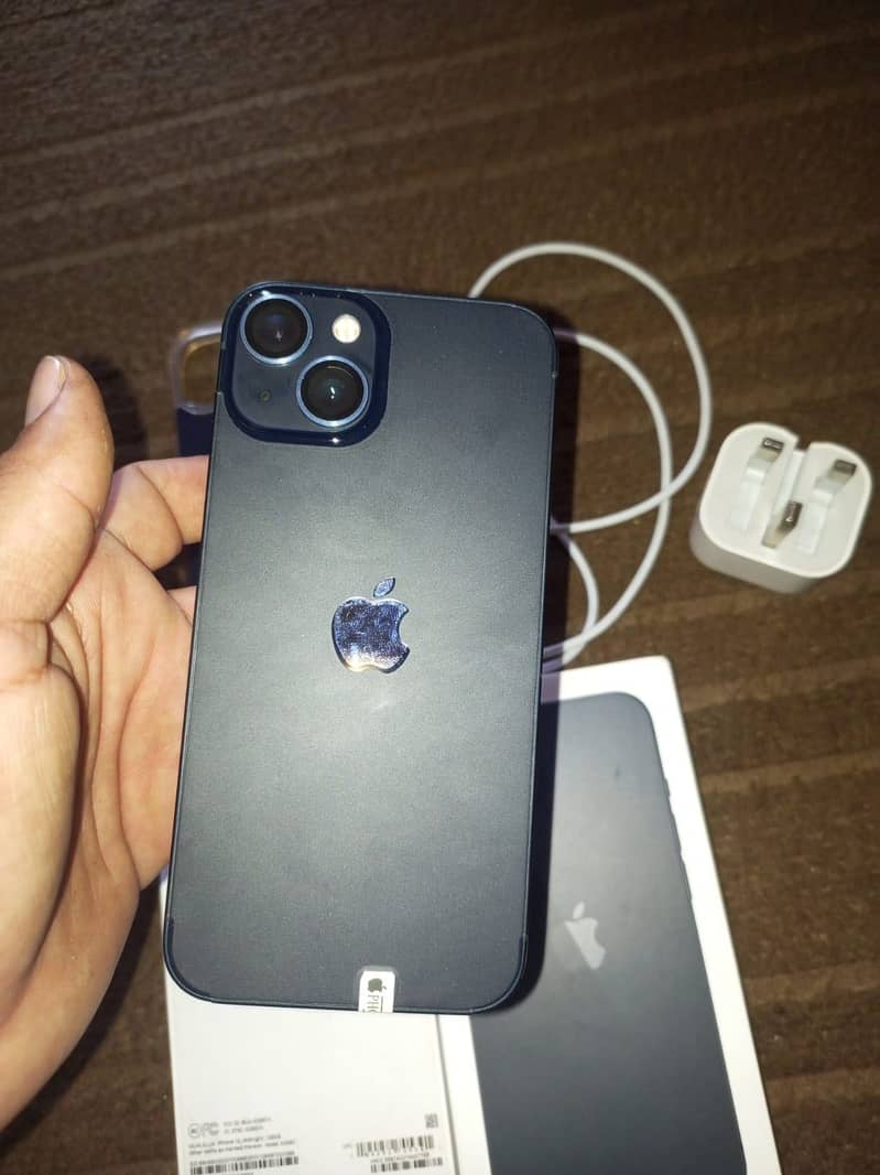Apple iPhone 13 0