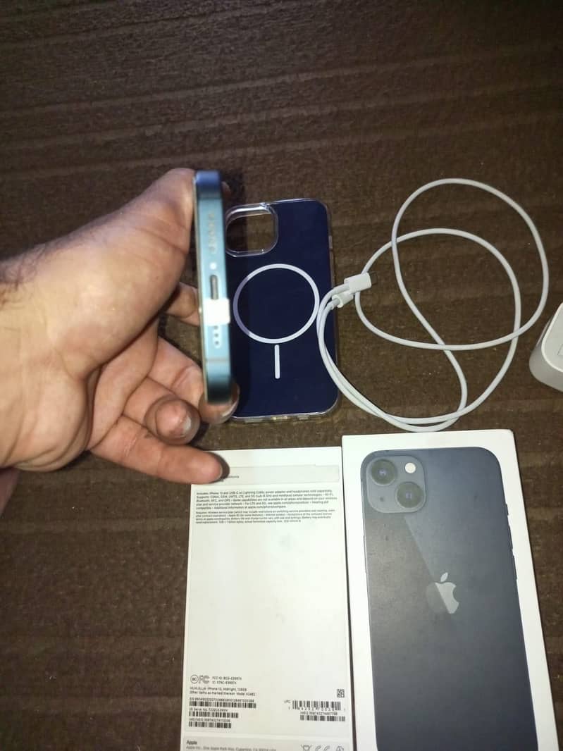 Apple iPhone 13 4