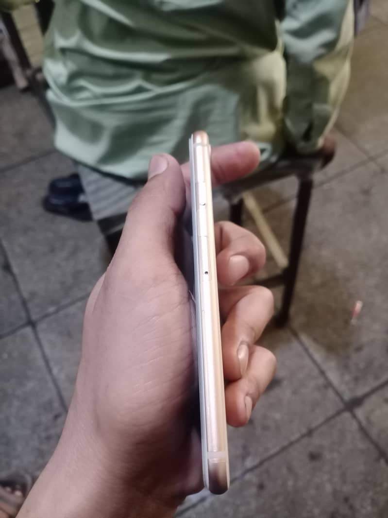 Apple iPhone 8 2