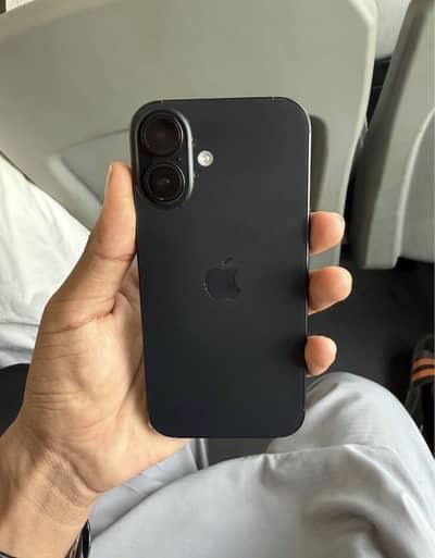 Apple iPhone 16
