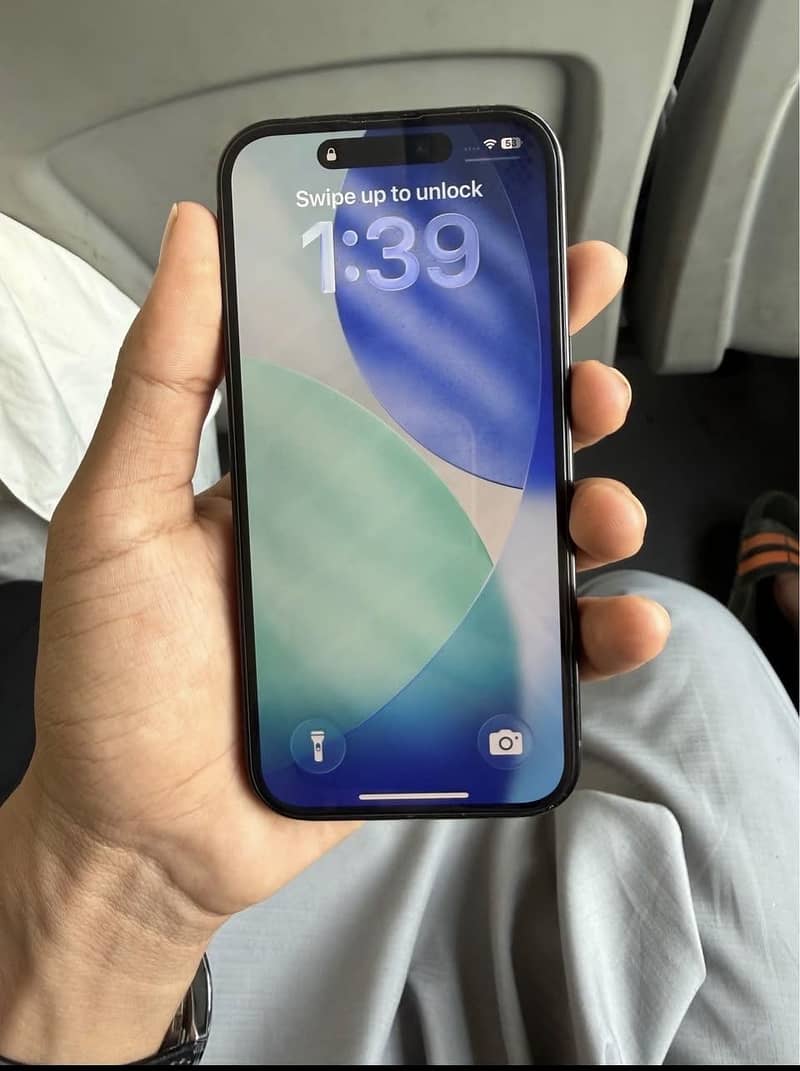 Apple iPhone 16 1