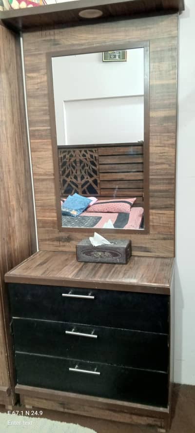 dressing table