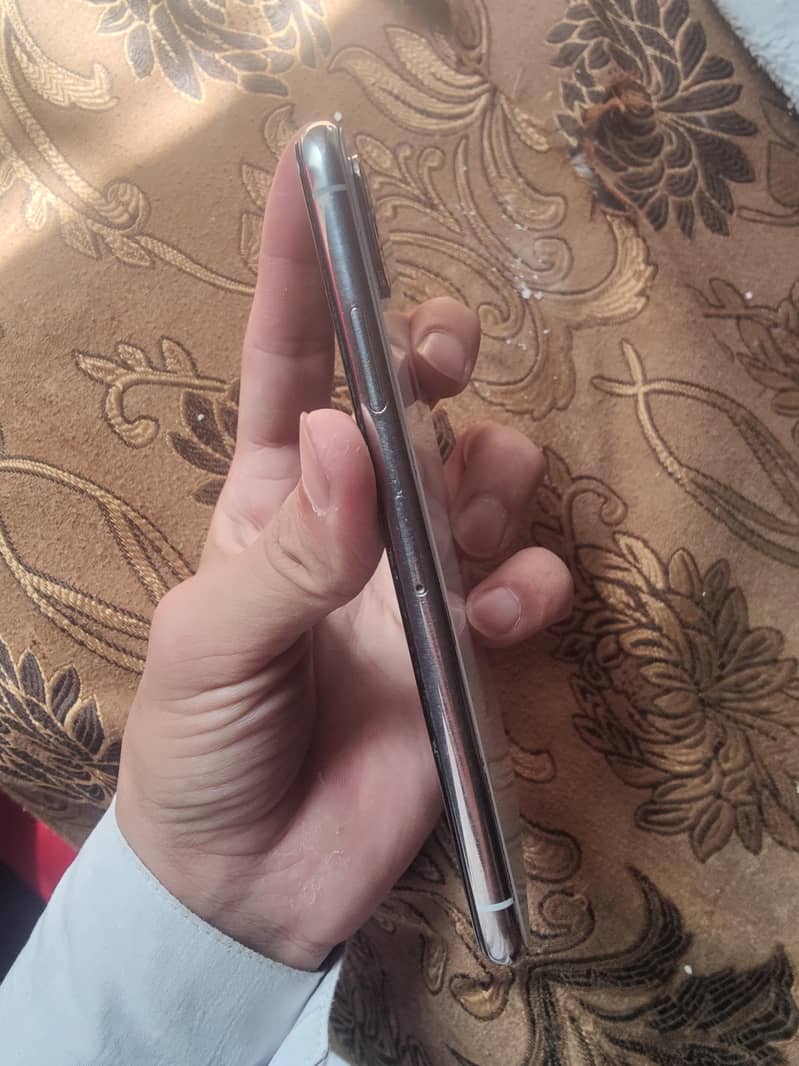 Apple iPhone X 6