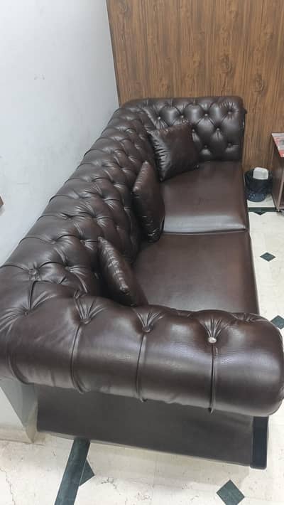 Used Sofa Set (06 seaters)