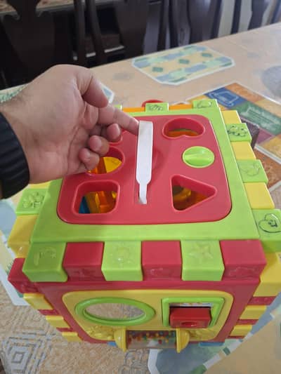 toy jigsaw box