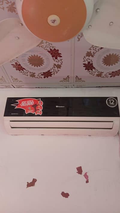 daw  dawlance inverter AC heat and cool very good condition