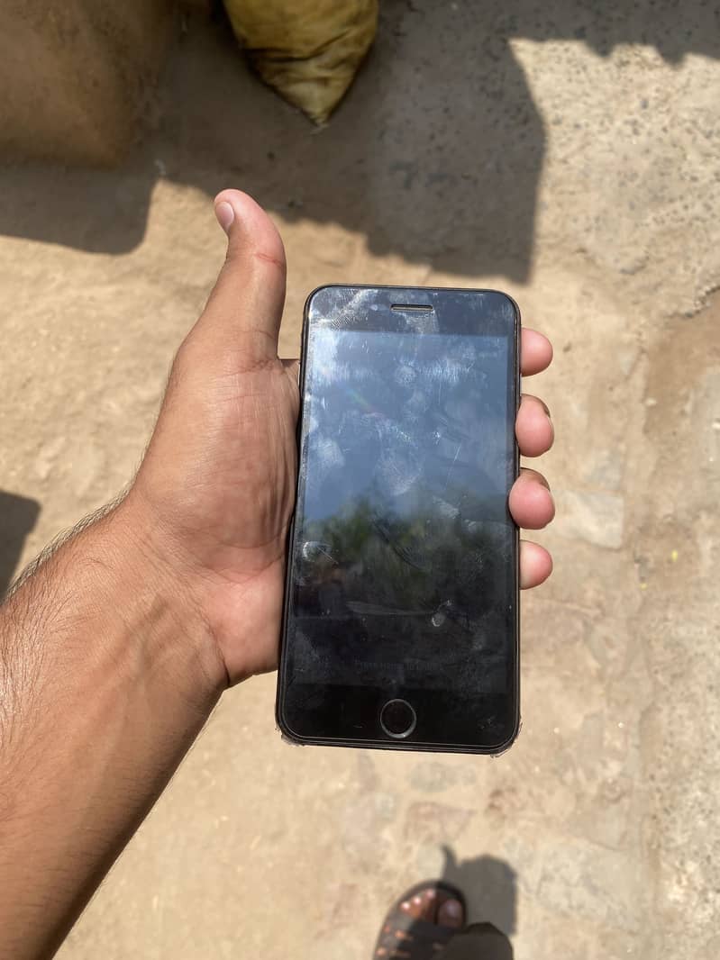 Apple iPhone 7 Plus 3