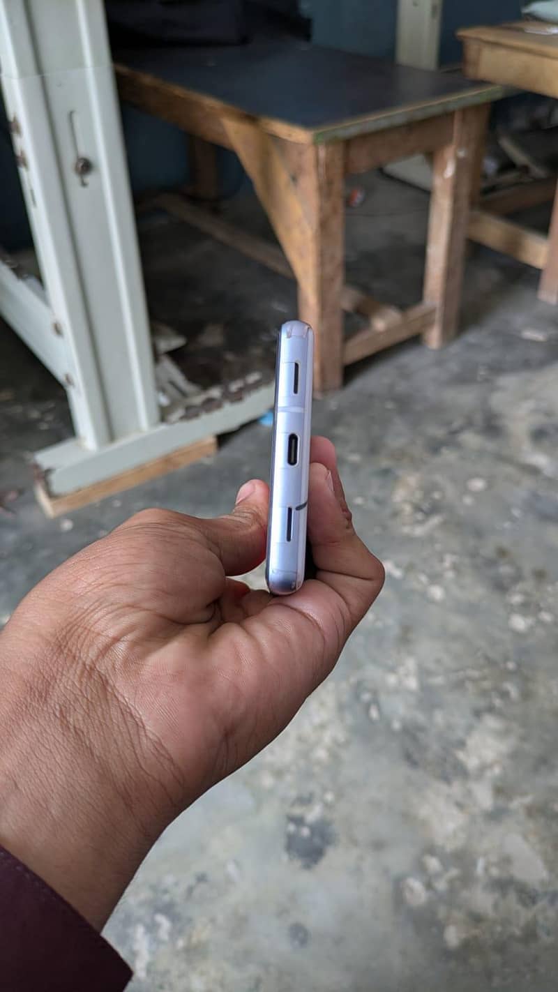 Google Pixel 7a 2