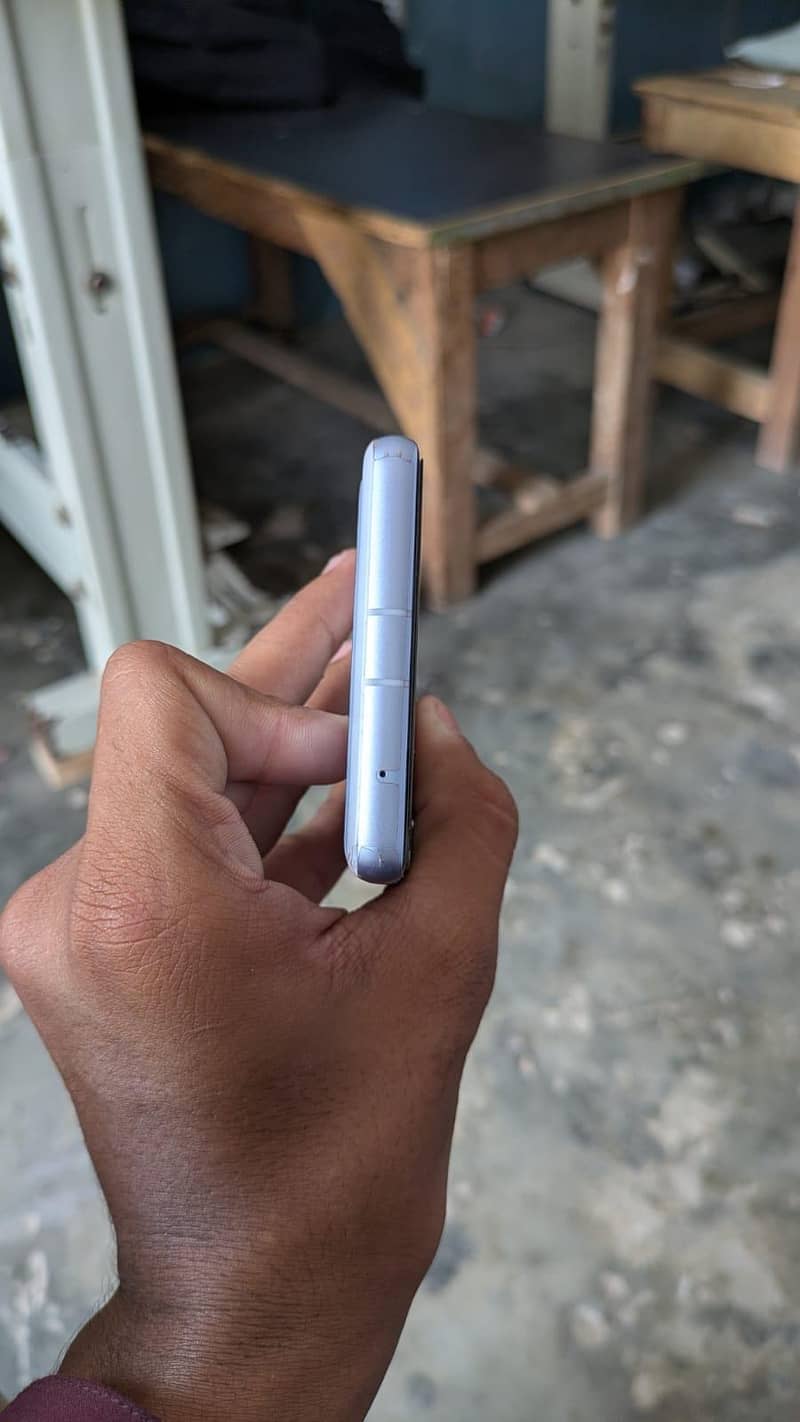 Google Pixel 7a 3