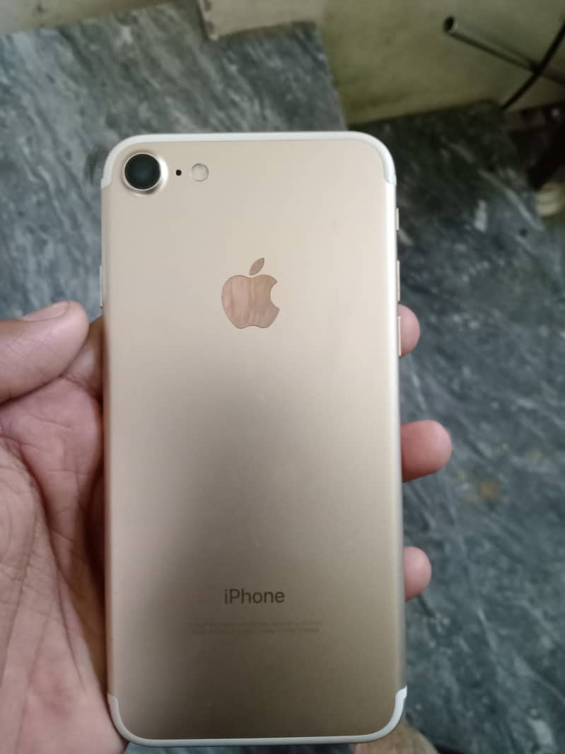 Apple iPhone 7 2