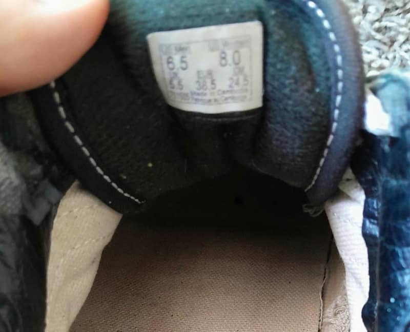 Vans. 3