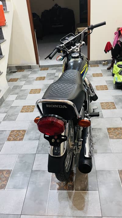 Honda 125 Black 2026