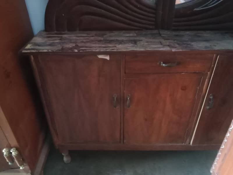 Dressing Table 4