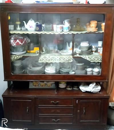 Cutlury Show Case  in Very good condition(without cutlury) urgent sale