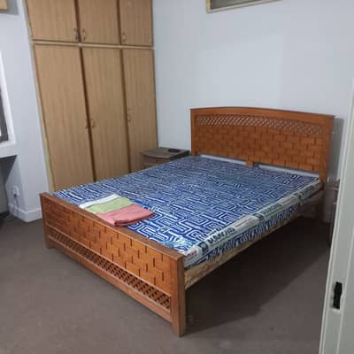 G 11/3 Housing foundation D type flat for Rent Second floor 2 bed 2 bath tvl kitchen gas Available family beachlar