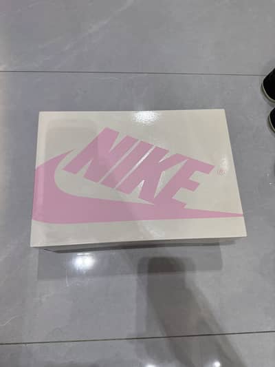 Air Jordan 1 Low OG SP Travis Scott “Shy Pink” – US 12