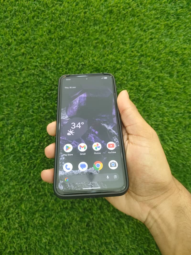 Google Pixel 8 4