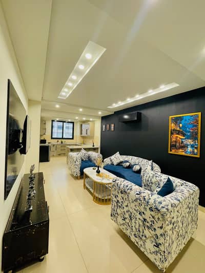 One bed appartment facing effile view on daily and monthly available