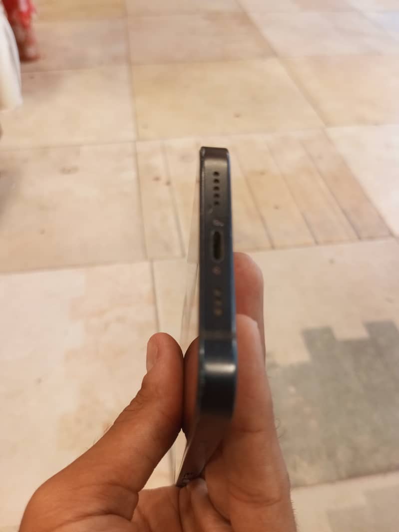 Apple iPhone 12 1