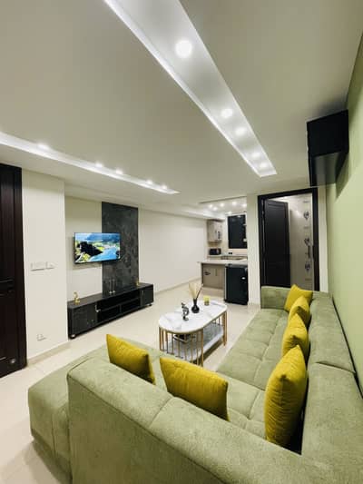 One bed appartment facing effile view on daily and monthly availabile