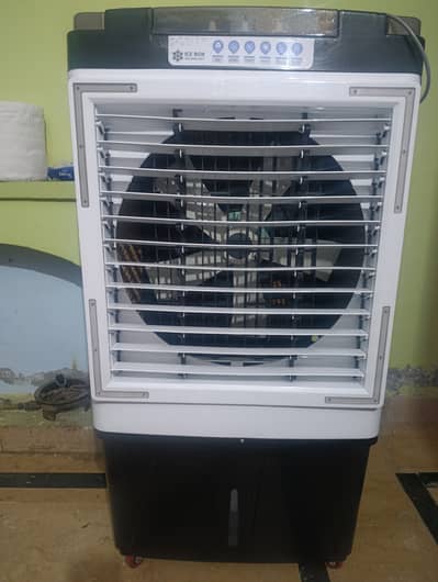 2026 model brand new . . only use for 1 time . . 70ltr water capacity.