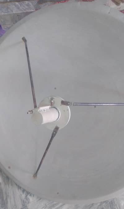 4 feet dish and reciever with ku and c band lnb