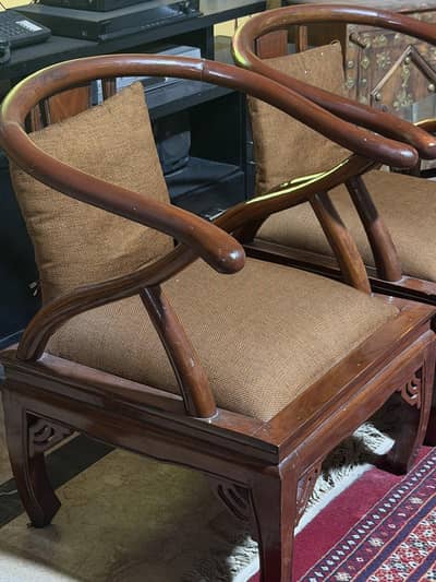 5 seater sofa set with 2 small tables