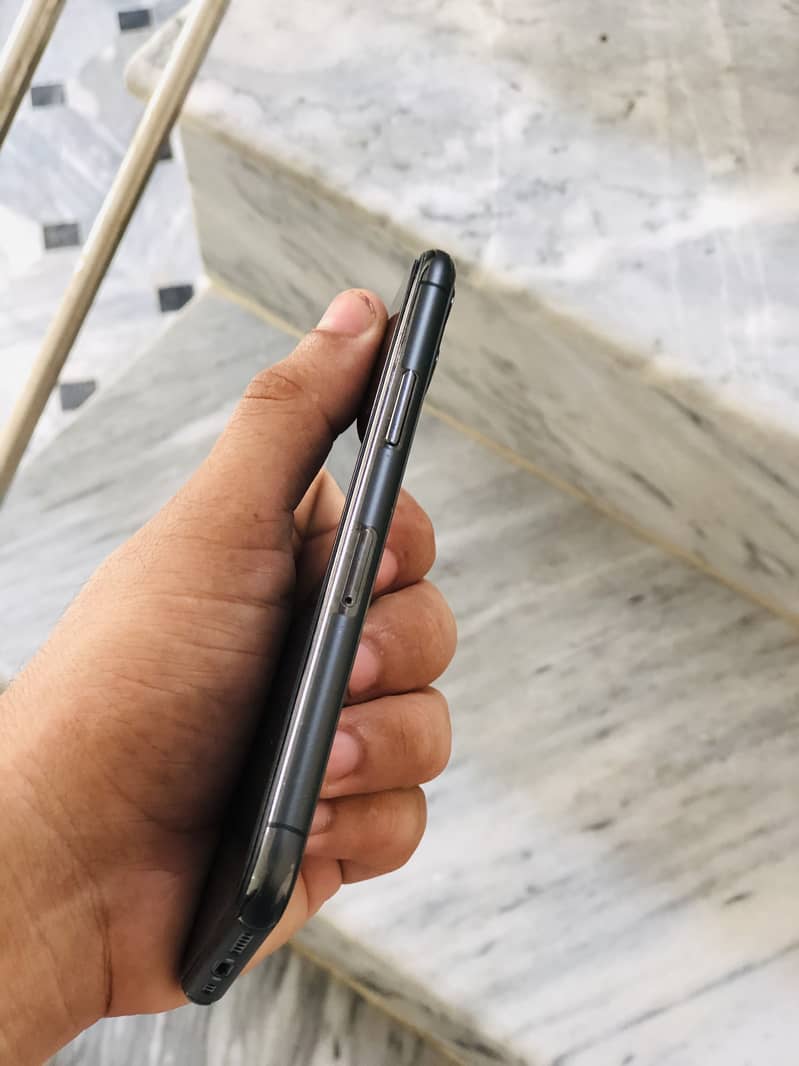 Apple iPhone 11 Pro 0