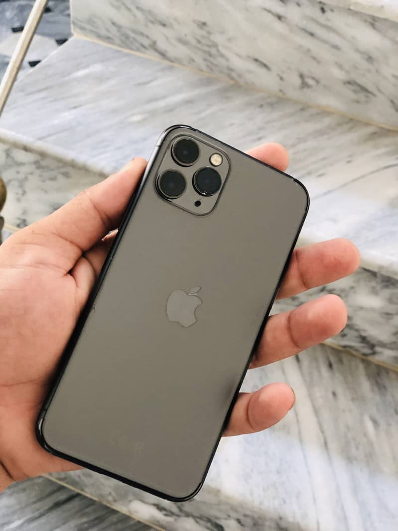 Apple iPhone 11 Pro 1