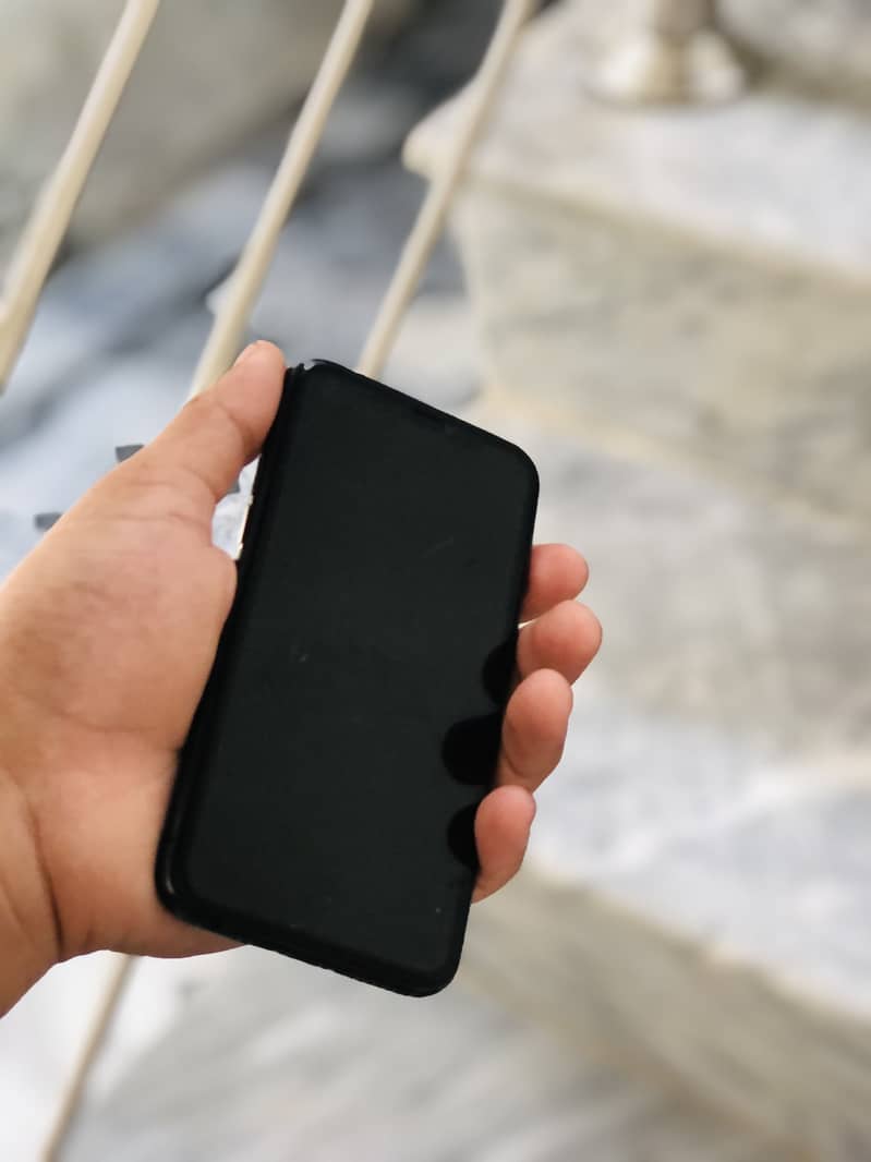 Apple iPhone 11 Pro 2