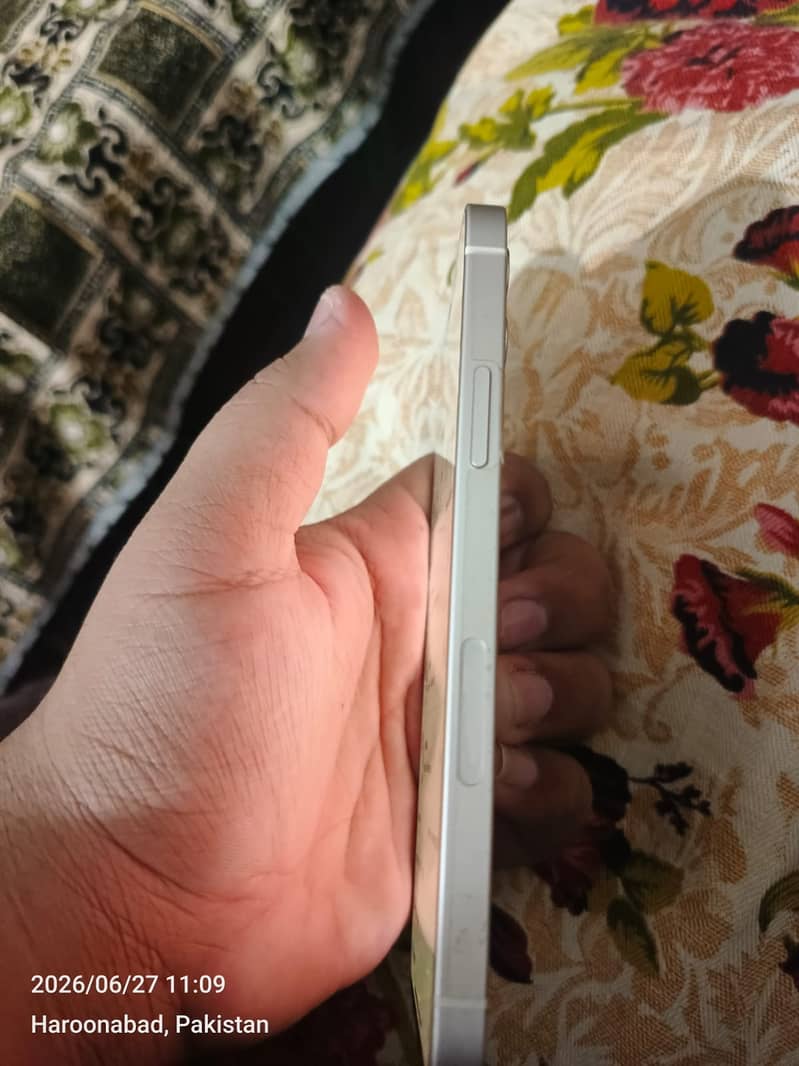 Apple iPhone 12 3