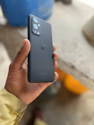 One Plus 9 Pro clear display