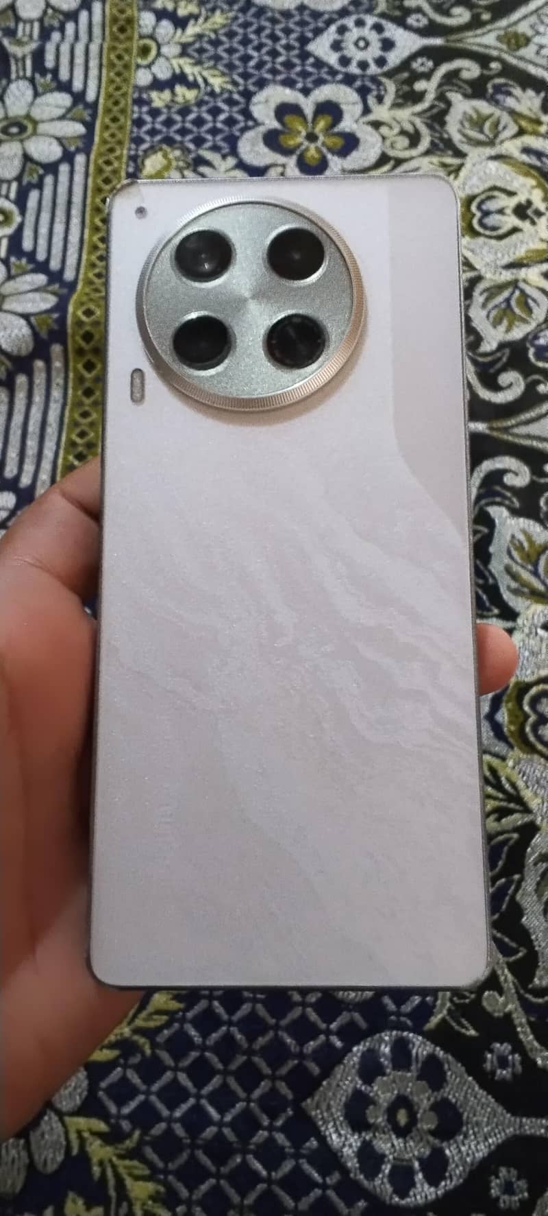Tecno CAMON 30 1