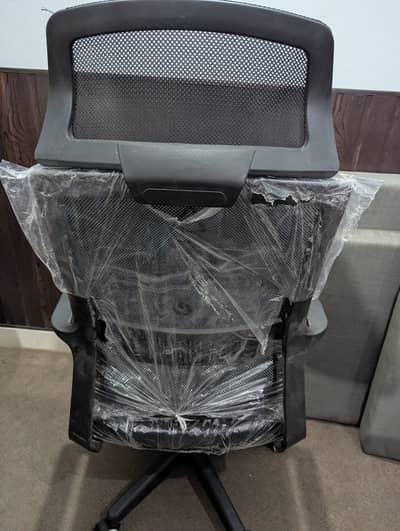 Premium Office/Gaming Chair with Neck Rest.
