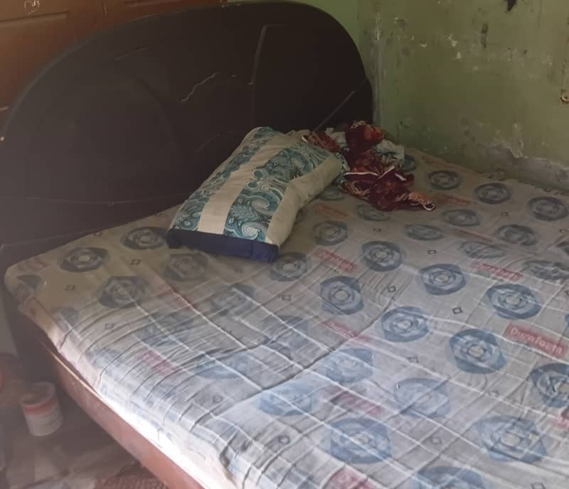 Double bed 0
