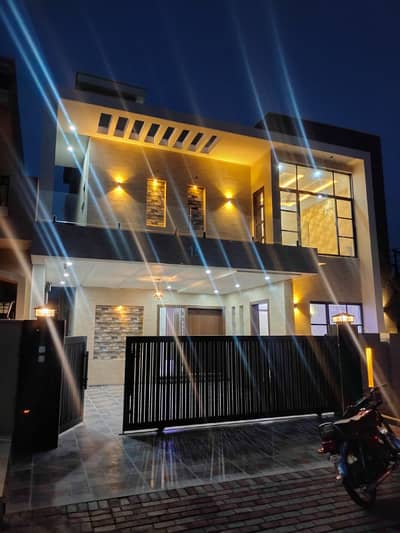 10 Marla House Available For Sale In Bahria Enclave Islamabad