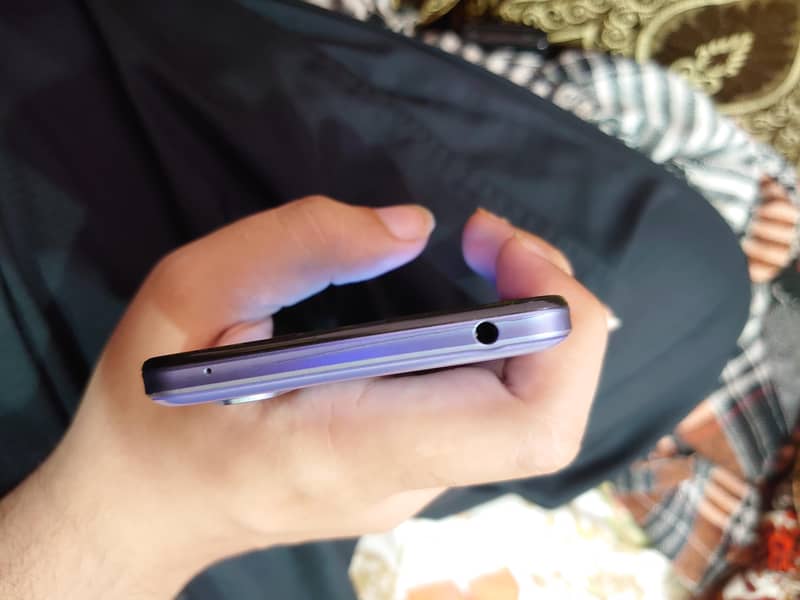 Sharp Aquos Zero 4